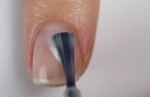 Простой дизайн ногтей с цветами фото